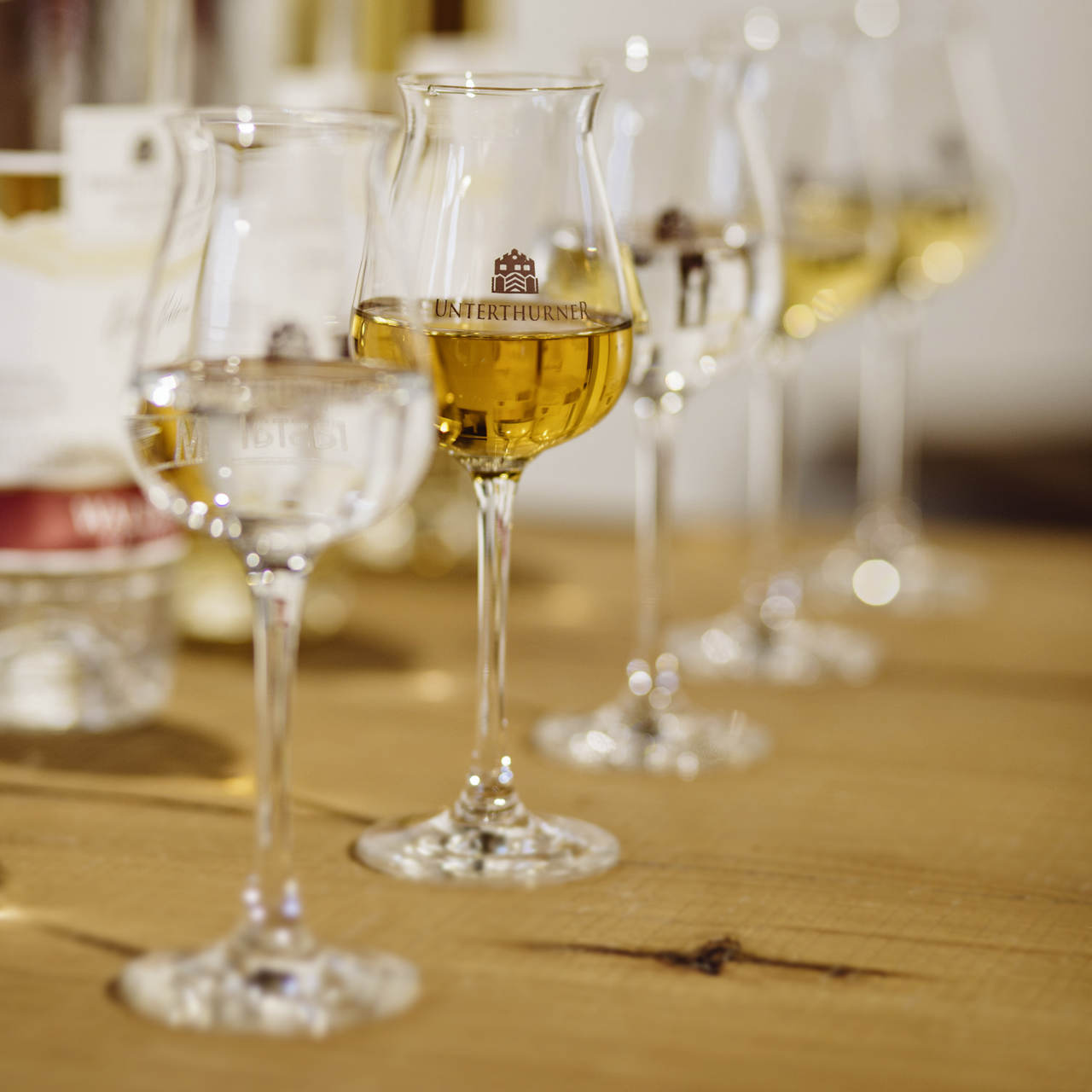 La grappa ha una lunga tradizione in Trentino Alto Adige. La nostra grappa viene ottenuta esclusivamente da vinacce dell’Alto Adige. Distillatori per passione!